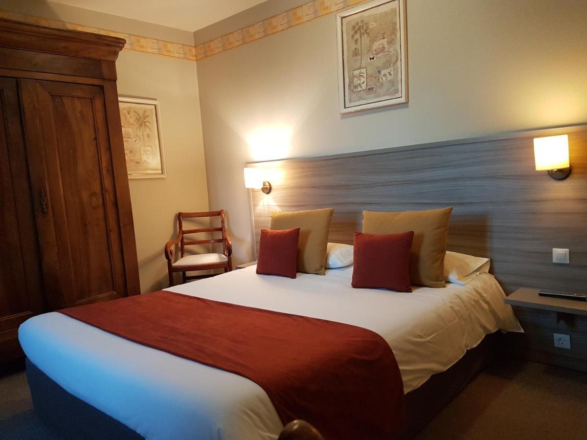 Hotel Henri IV Coutras エクステリア 写真