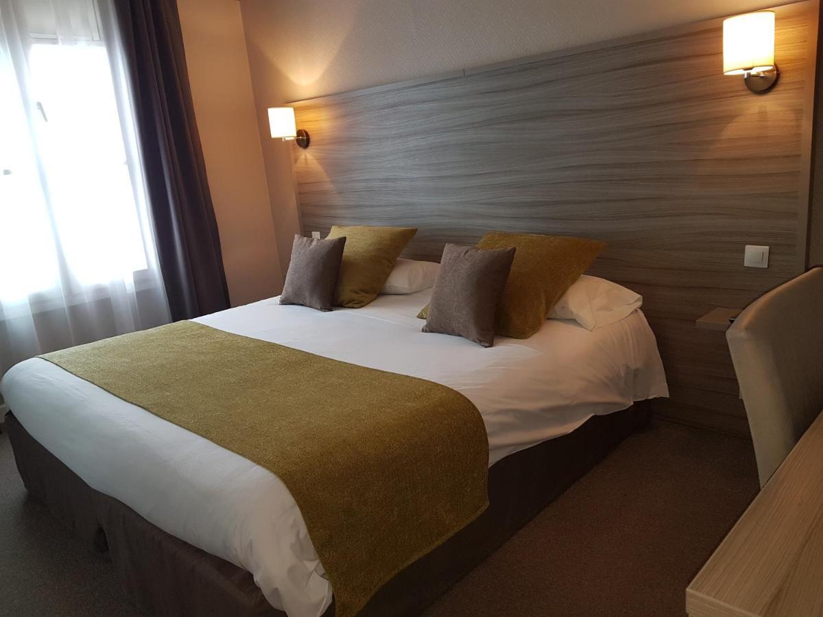 Hotel Henri IV Coutras エクステリア 写真
