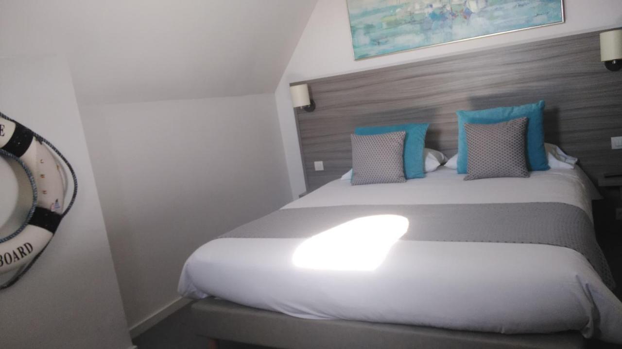 Hotel Henri IV Coutras エクステリア 写真