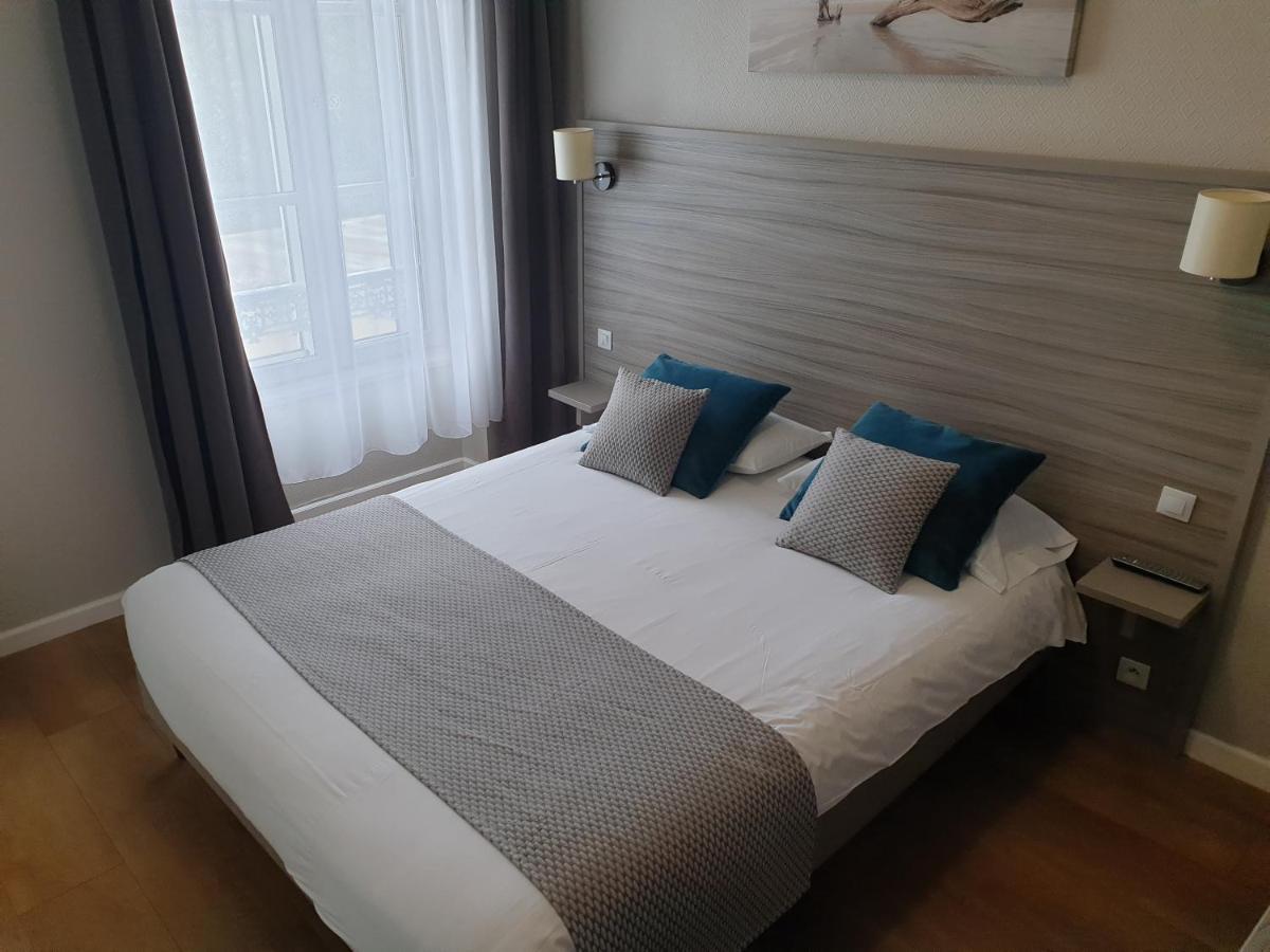 Hotel Henri IV Coutras エクステリア 写真