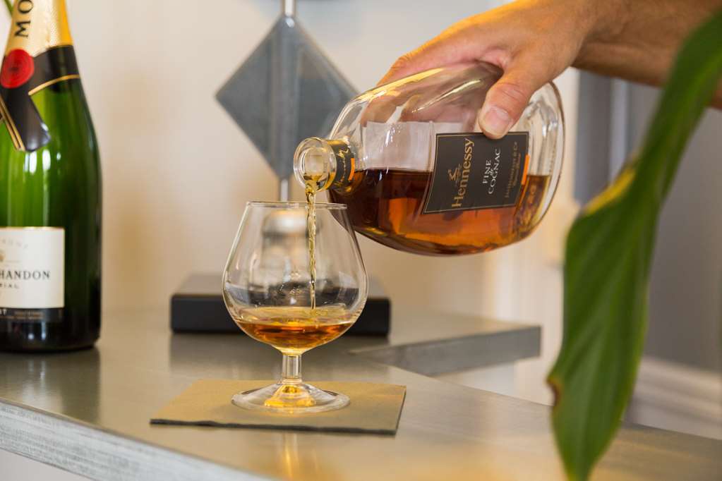 Hotel Henri IV Coutras 設備 写真