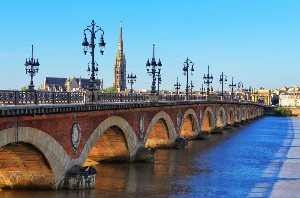Hotel Henri IV Coutras エクステリア 写真